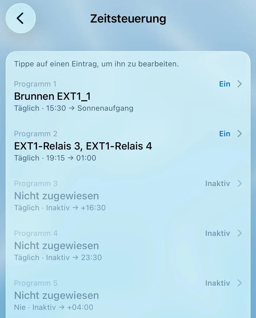 Zeitsteuerung in PoolPilot: Liste von Zeitprogrammen mit Schaltzeiten und dem Status aktiv oder inaktiv.